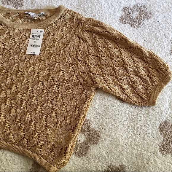 Macy’s - AND NOW THIS - Cropped Short Sleeve Crochet Knit Sweater (S) NWT - Picture 3 of 9